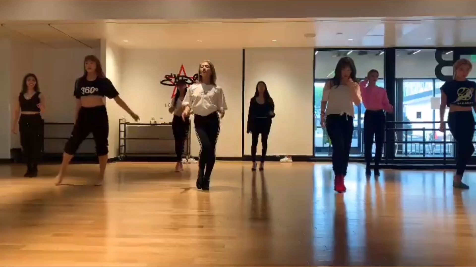 投稿動画サムネイル