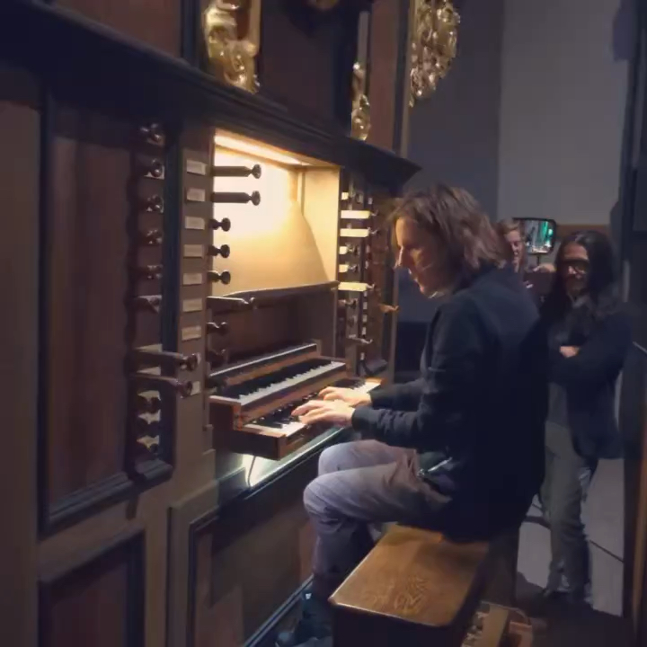 投稿動画サムネイル