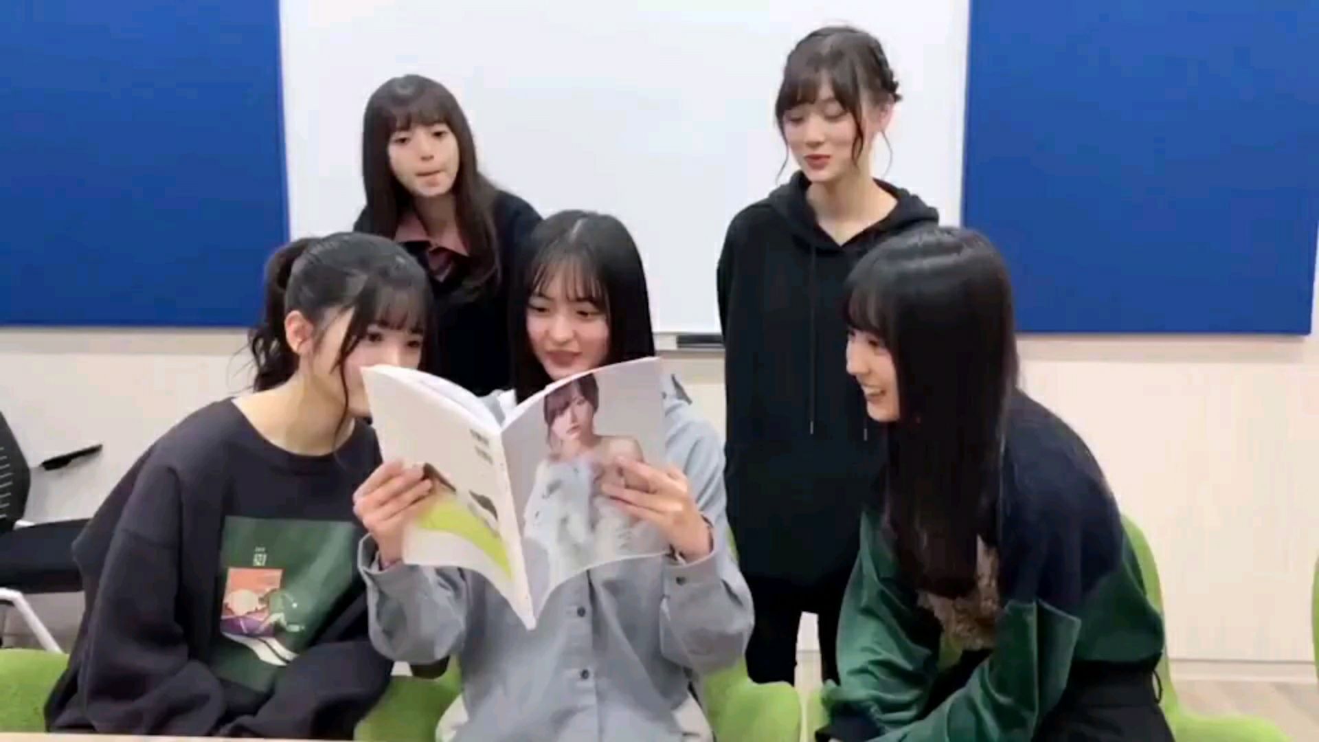 投稿動画サムネイル