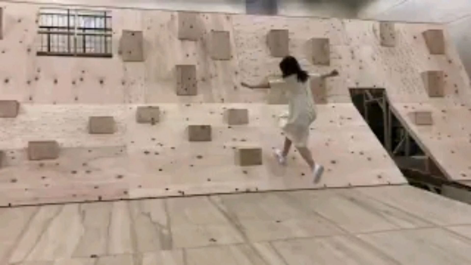 投稿動画サムネイル