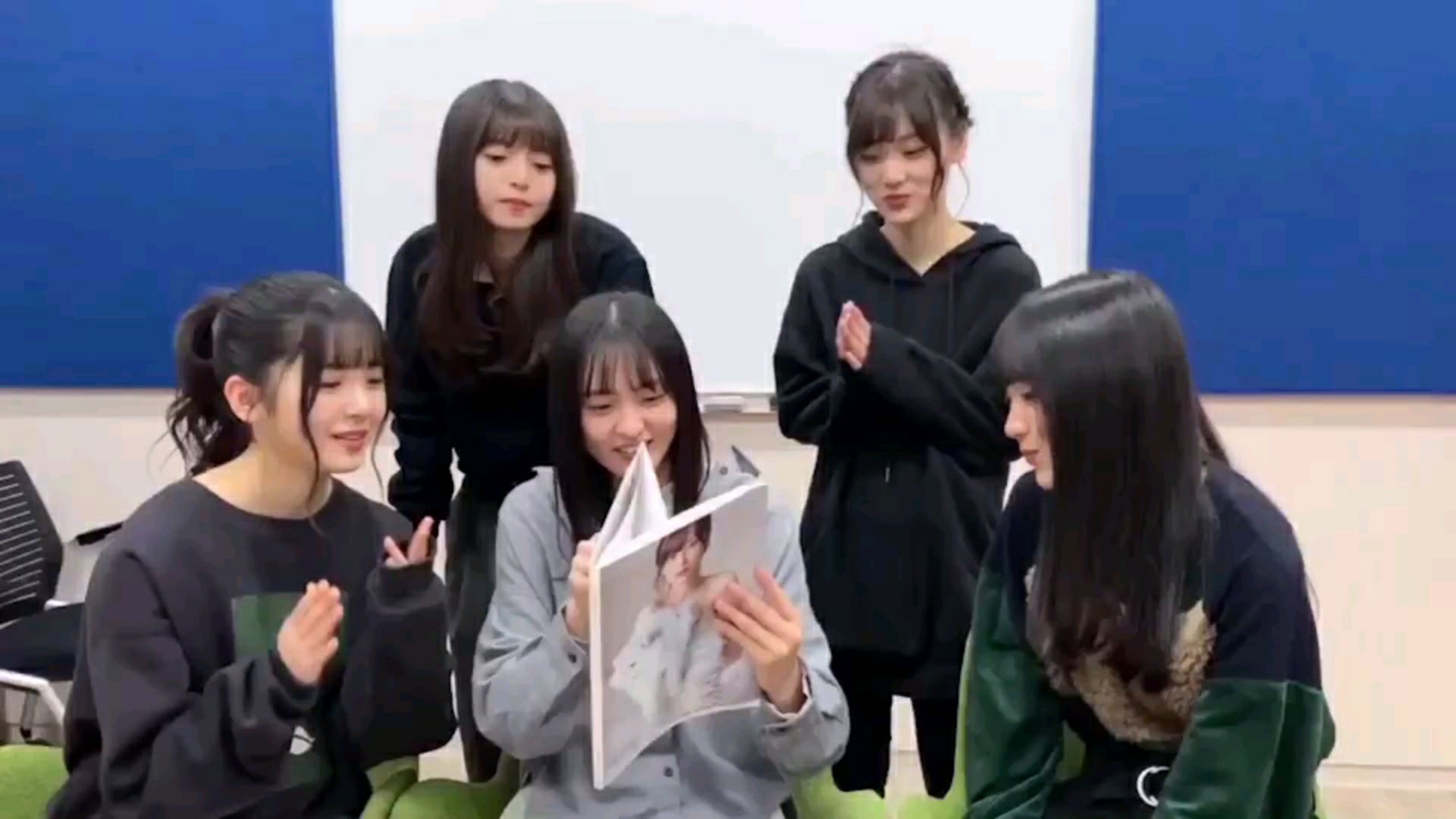 投稿動画サムネイル