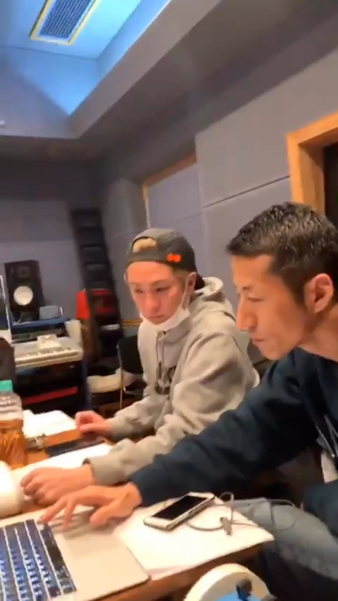 投稿動画サムネイル